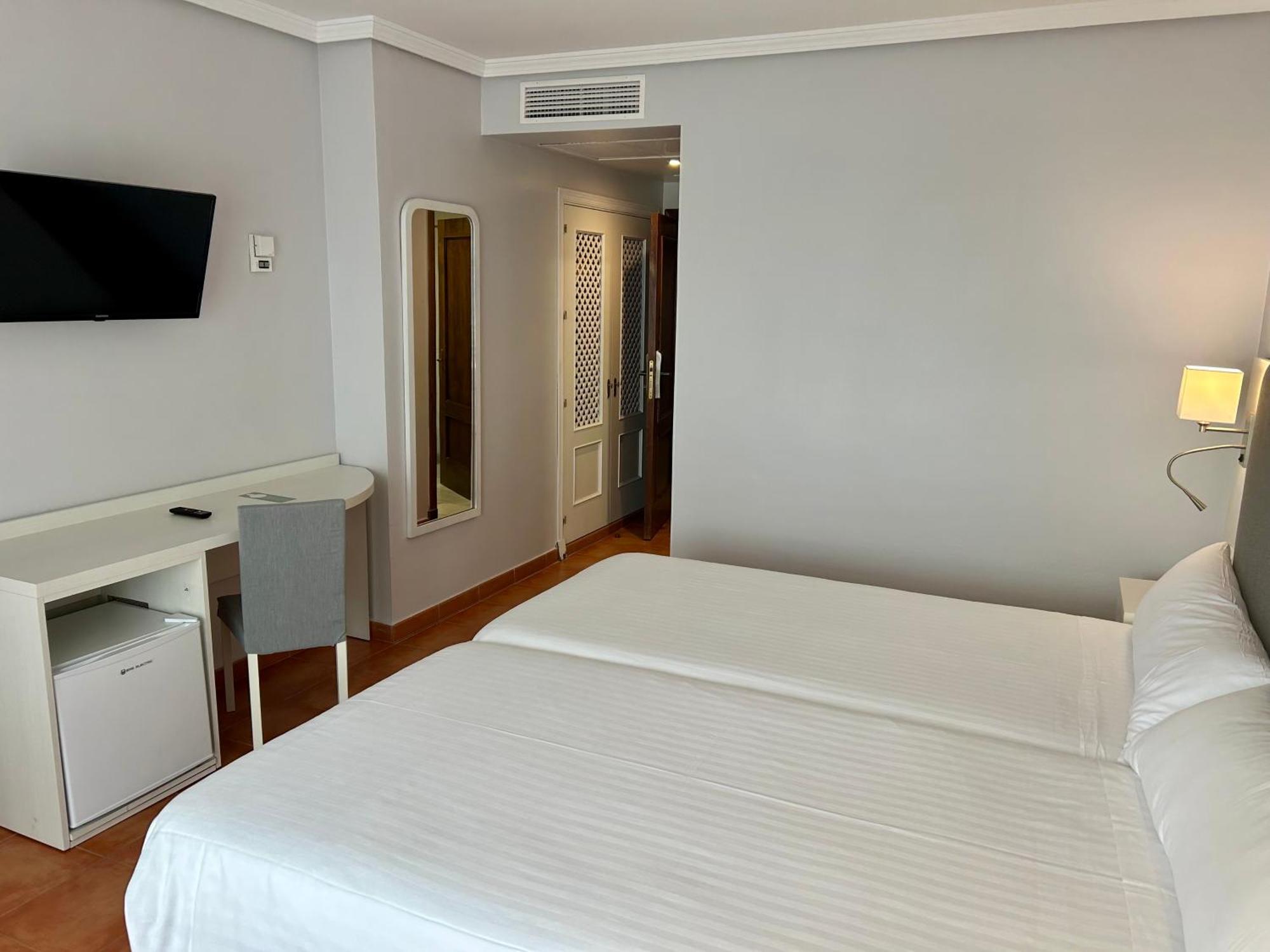 Hotel Bahia Sur Сан Фернандо Екстериор снимка